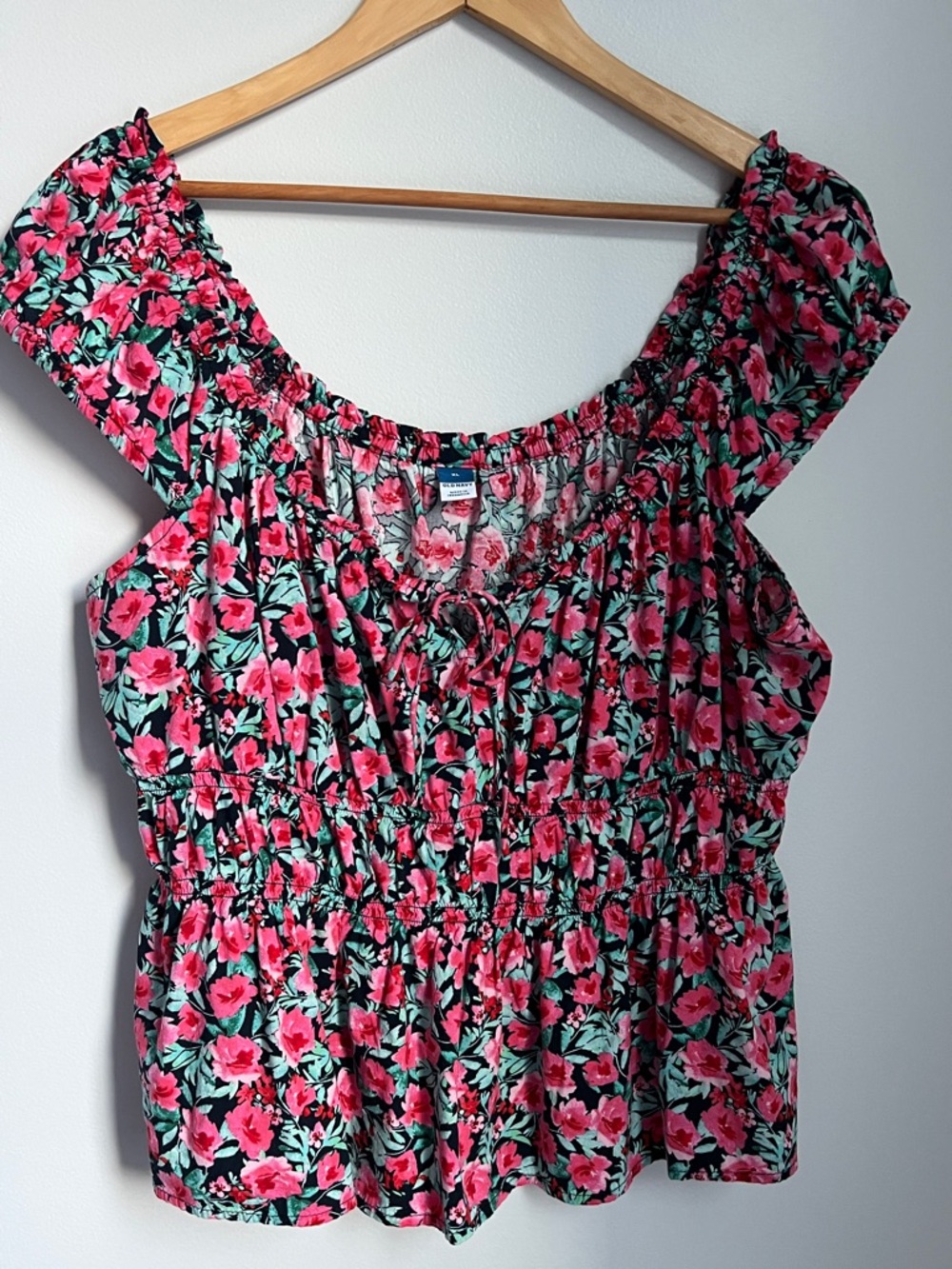 Old Navy Pink Floral Smocked Peplum Top on Navy Style #657028-00 Size XL